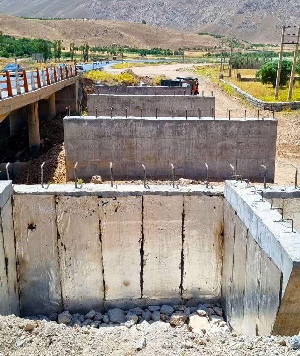 اجرای پروژه پل سازی در محور شهرکرد به شلمزار